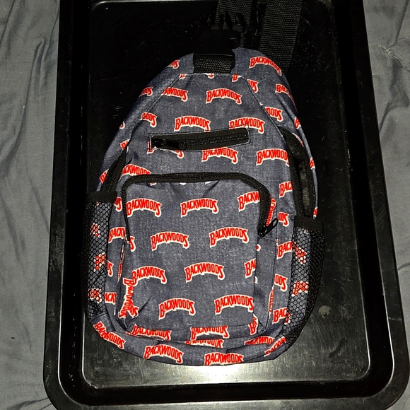 Backwoods mini chest bag